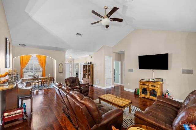 3504 Topaz Cir, Navarre, FL 32566