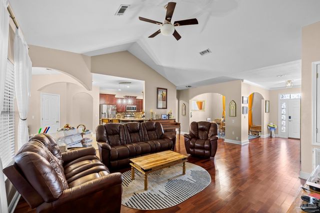 3504 Topaz Cir, Navarre, FL 32566