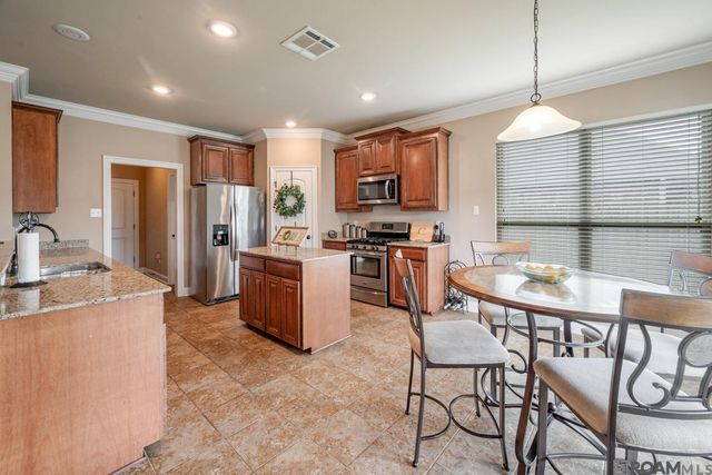 20211 Long Lake Dr, Hammond, LA 70403