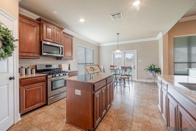 20211 Long Lake Dr, Hammond, LA 70403