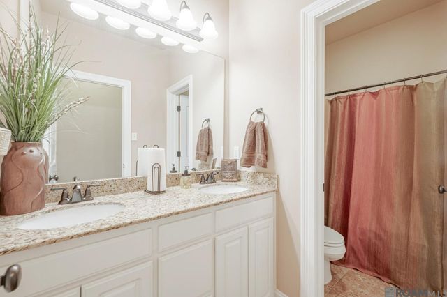 20211 Long Lake Dr, Hammond, LA 70403