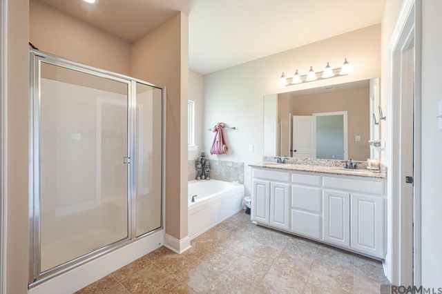 20211 Long Lake Dr, Hammond, LA 70403