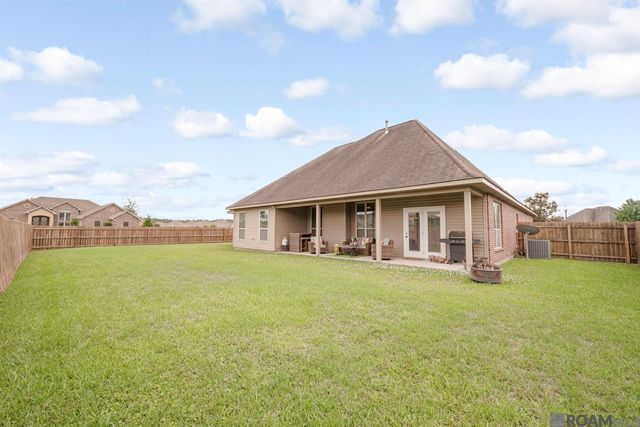 20211 Long Lake Dr, Hammond, LA 70403