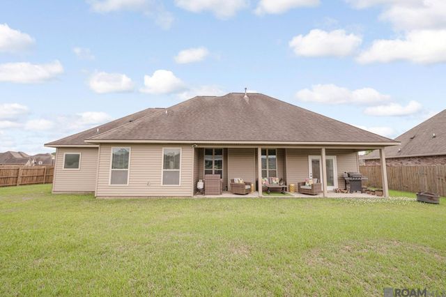 20211 Long Lake Dr, Hammond, LA 70403