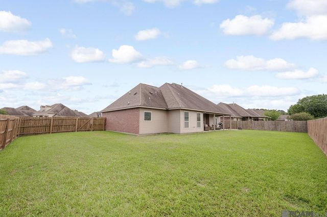 20211 Long Lake Dr, Hammond, LA 70403