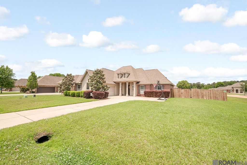 20211 Long Lake Dr, Hammond, LA 70403