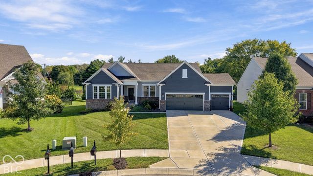 9694 Summer Hollow Drive, Fishers, IN 46037
