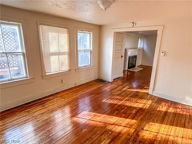 18104 Landseer Road, Cleveland, OH 44119