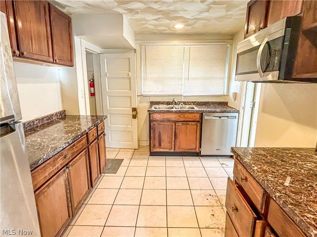 18104 Landseer Road, Cleveland, OH 44119