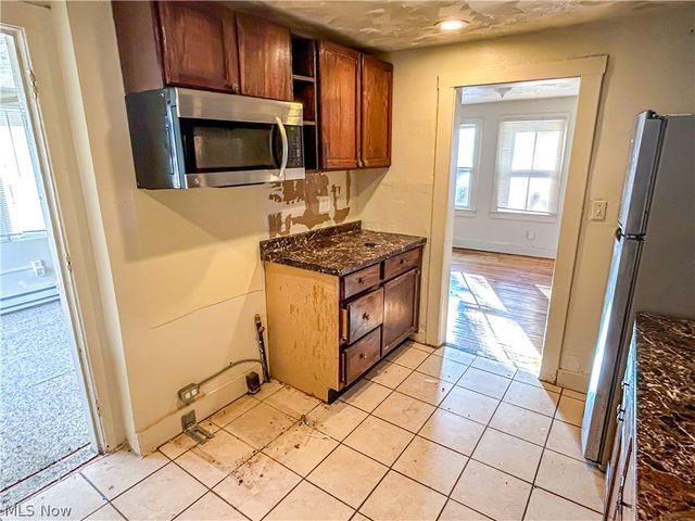 18104 Landseer Road, Cleveland, OH 44119