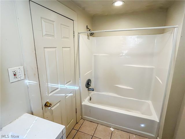 18104 Landseer Road, Cleveland, OH 44119