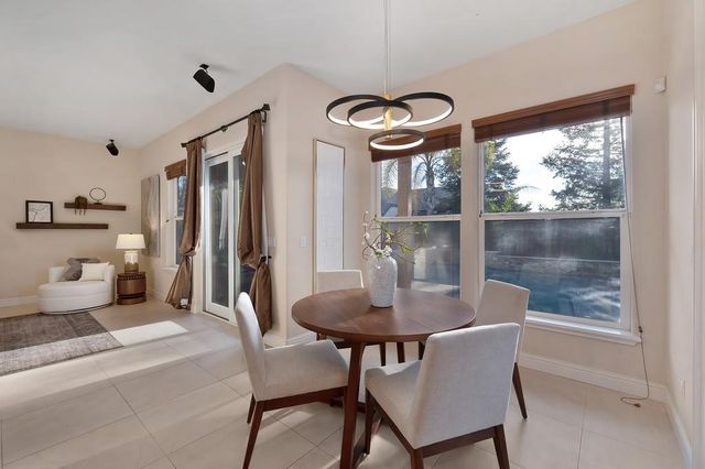 661 Westchester Dr, Folsom, CA 95630