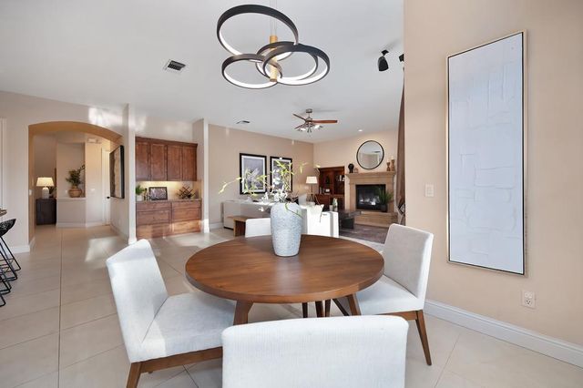 661 Westchester Dr, Folsom, CA 95630