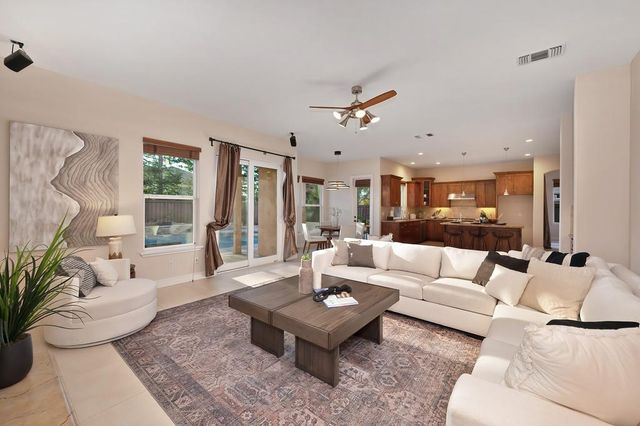 661 Westchester Dr, Folsom, CA 95630