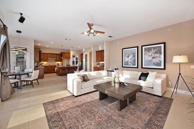 661 Westchester Dr, Folsom, CA 95630