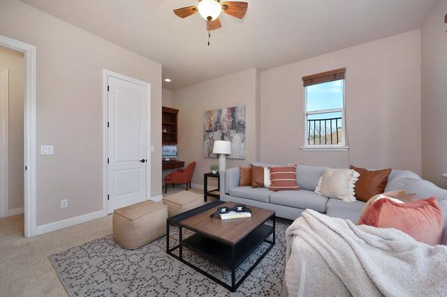 661 Westchester Dr, Folsom, CA 95630