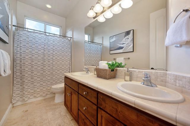 661 Westchester Dr, Folsom, CA 95630