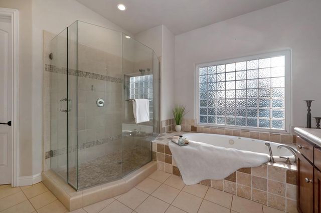 661 Westchester Dr, Folsom, CA 95630