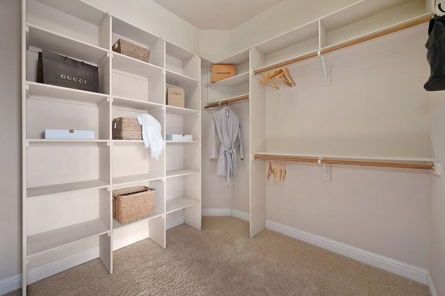 661 Westchester Dr, Folsom, CA 95630