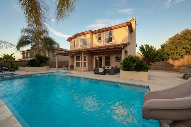 661 Westchester Dr, Folsom, CA 95630