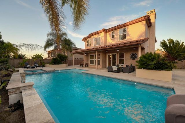 661 Westchester Dr, Folsom, CA 95630