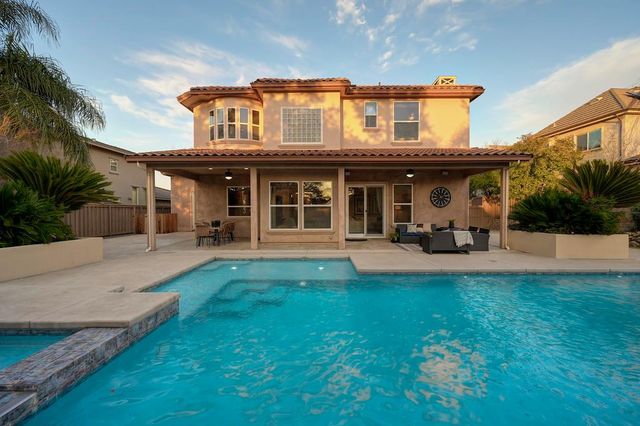 661 Westchester Dr, Folsom, CA 95630