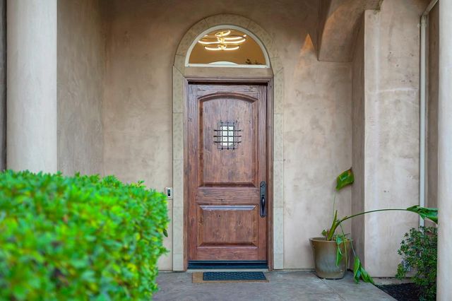 661 Westchester Dr, Folsom, CA 95630