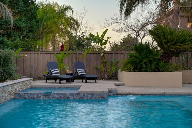 661 Westchester Dr, Folsom, CA 95630