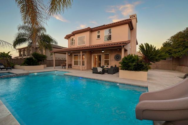 661 Westchester Dr, Folsom, CA 95630