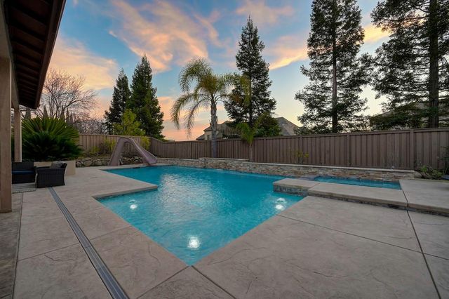 661 Westchester Dr, Folsom, CA 95630