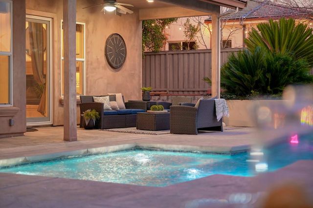 661 Westchester Dr, Folsom, CA 95630