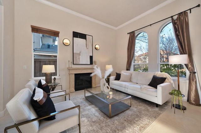 661 Westchester Dr, Folsom, CA 95630