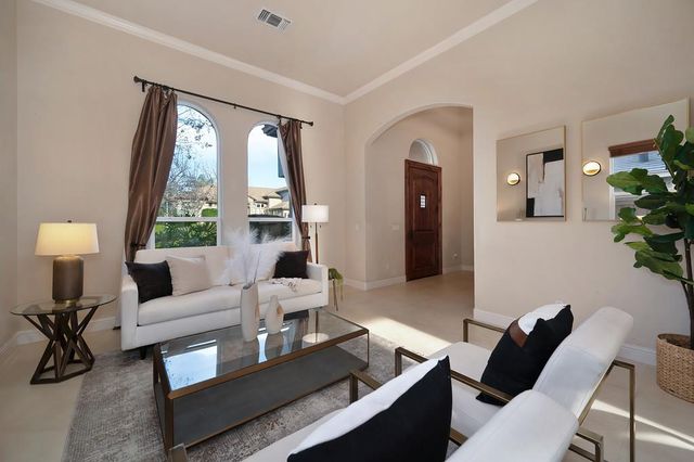 661 Westchester Dr, Folsom, CA 95630