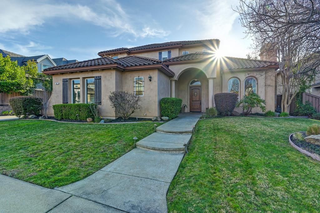 661 Westchester Dr, Folsom, CA 95630