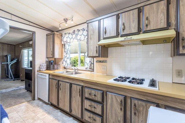 420 Silkwood Drive, 2, Redding, CA 96003