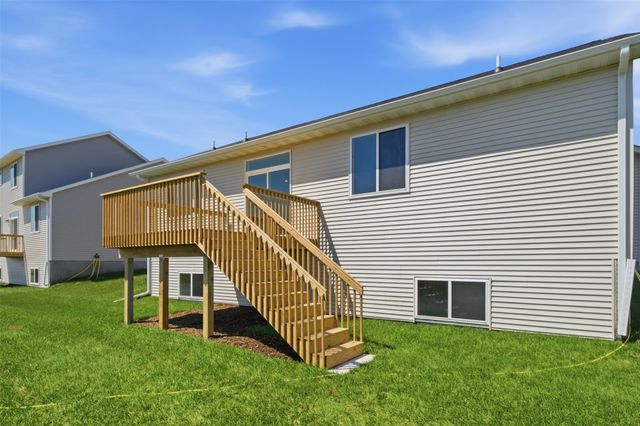 885 11th Street, Waukee, IA 50263
