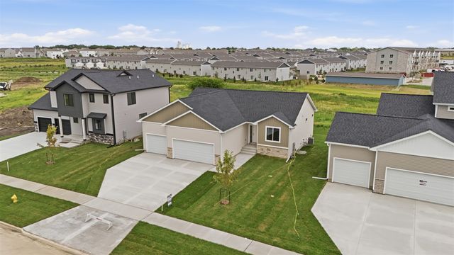 885 11th Street, Waukee, IA 50263