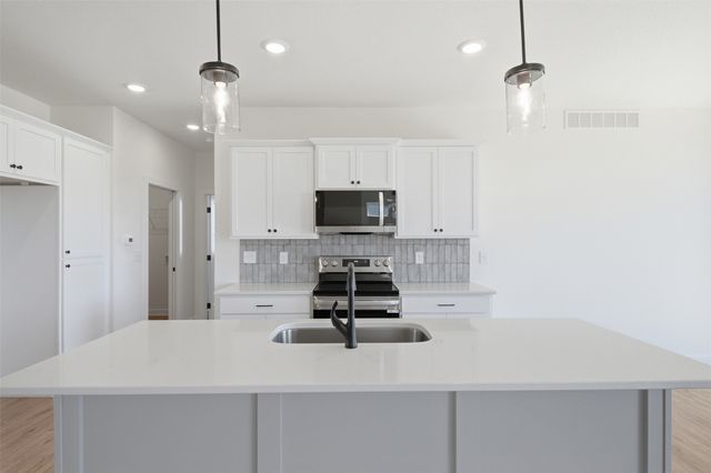 885 11th Street, Waukee, IA 50263