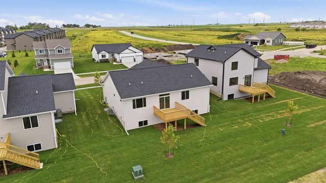 885 11th Street, Waukee, IA 50263