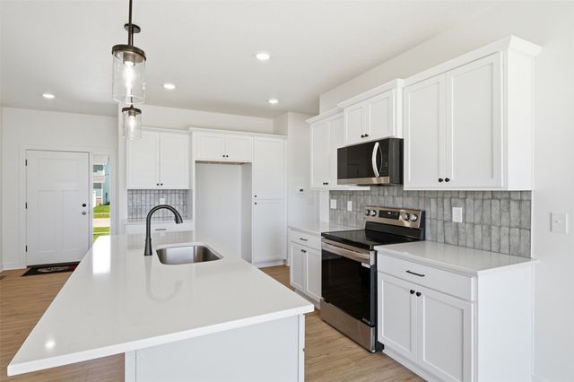 885 11th Street, Waukee, IA 50263