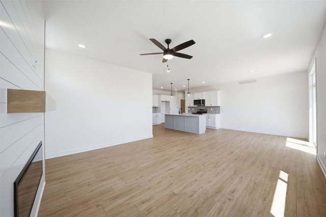 885 11th Street, Waukee, IA 50263