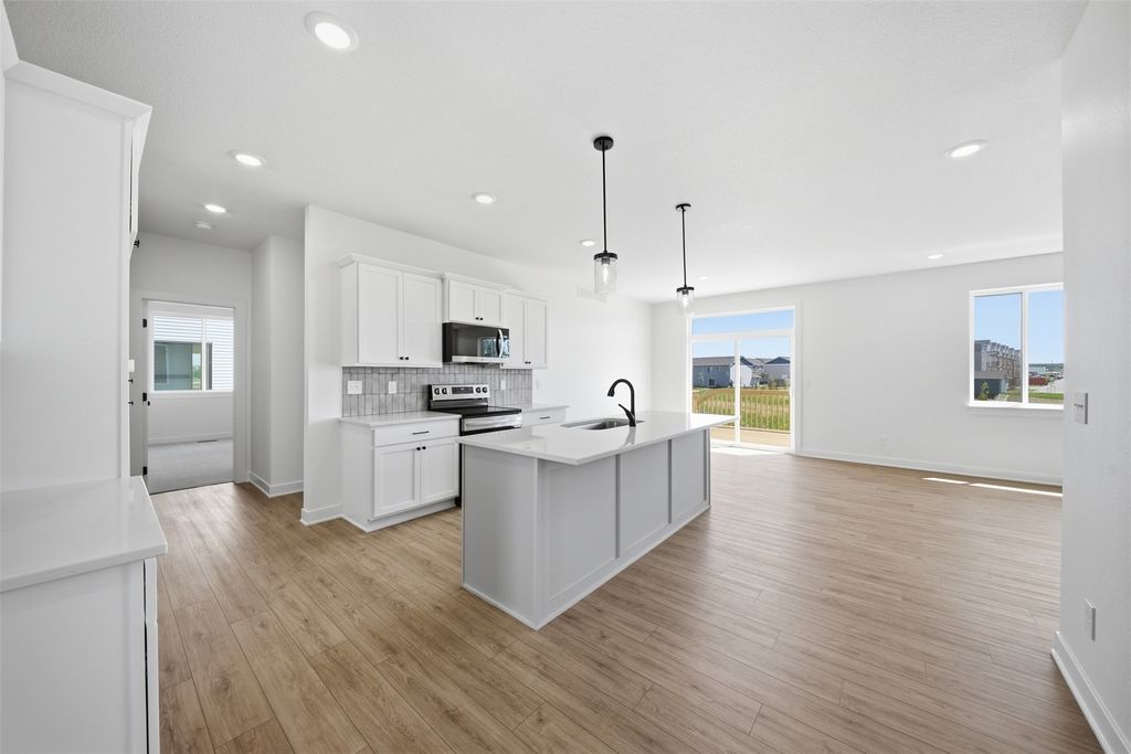 885 11th Street, Waukee, IA 50263