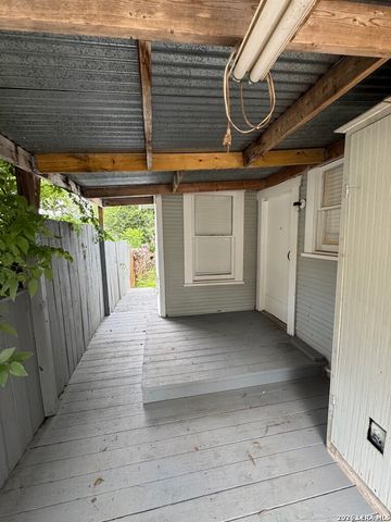 1811 McKinley Ave, San Antonio, TX 78210