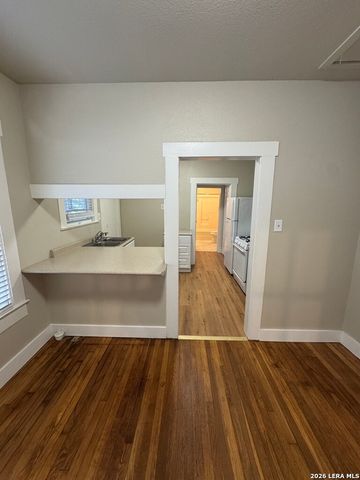1811 McKinley Ave, San Antonio, TX 78210