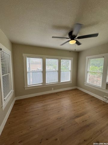1811 McKinley Ave, San Antonio, TX 78210
