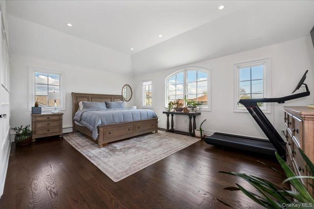 225 Harbor Lane, Massapequa Park, NY 11762