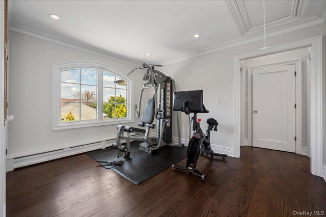 225 Harbor Lane, Massapequa Park, NY 11762