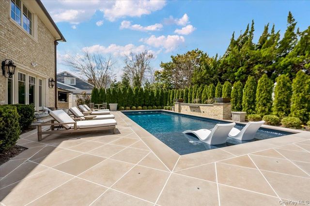 225 Harbor Lane, Massapequa Park, NY 11762