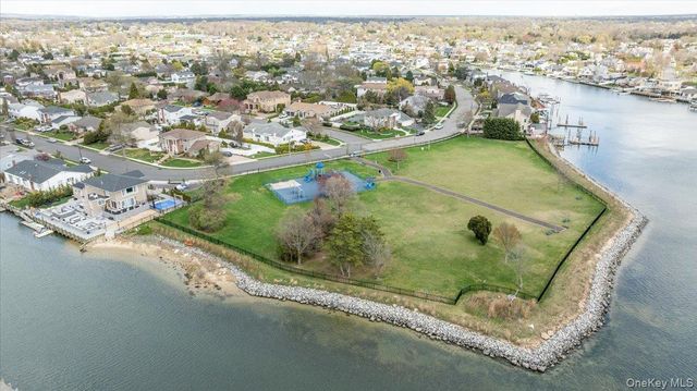 225 Harbor Lane, Massapequa Park, NY 11762