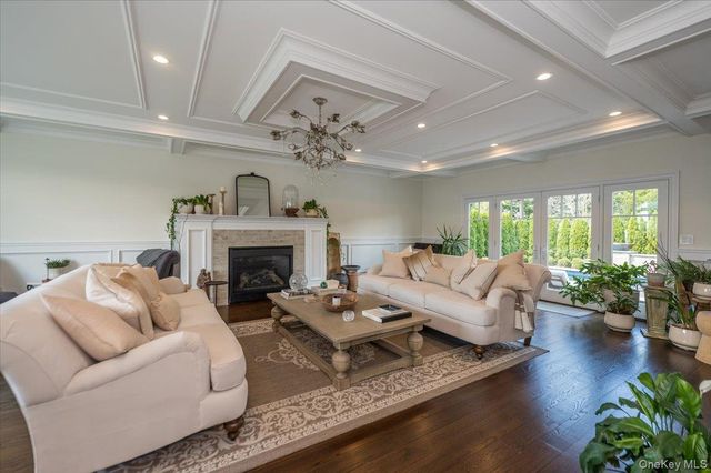 225 Harbor Lane, Massapequa Park, NY 11762